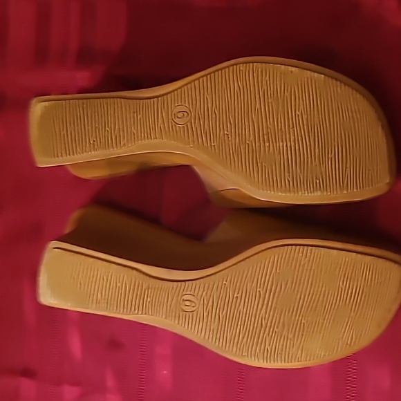 GUC wedge sandles size 6 brown - Picture 4 of 4